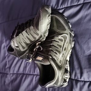Nike Reax 8 Training Shoes Size 8.5